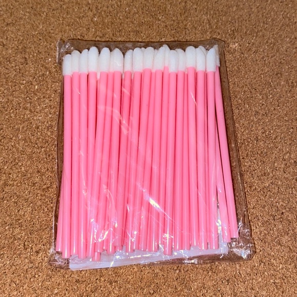 Gloss wands 10/$10🦄